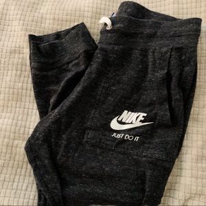 🖤 Nike heather gray joggers